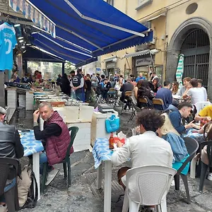 Mini Al Chiostro , Naples Italie